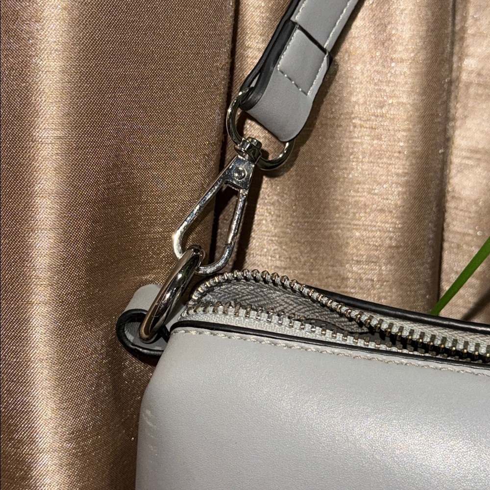 VONI LOS ANGELES gray color shoulder bag purse zip closure med size adjustable - Picture 4 of 17